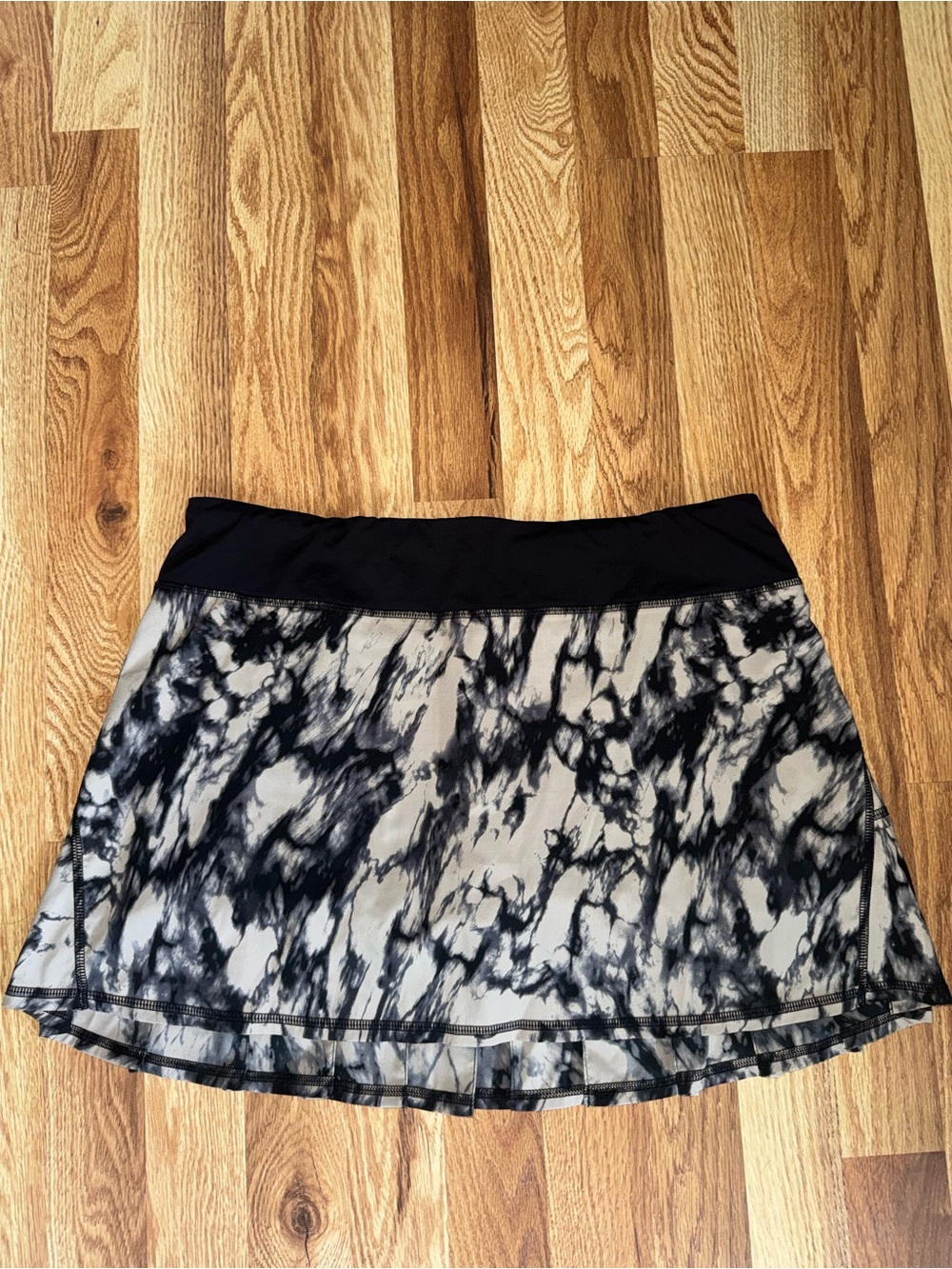 Lululemon Pace Setter Skirt Great Granite Black Mojave Tan Marbled Print Size 8